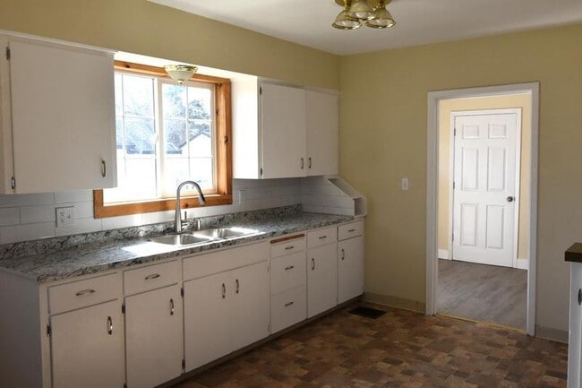 Photo - 2422 Wiard St