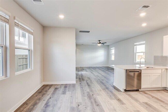 Photo - 2090 Alice Jay Wy