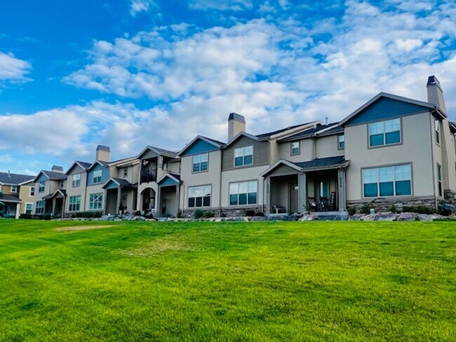 Photo - 4-Bedroom Herriman Townhome w/2-car Garage