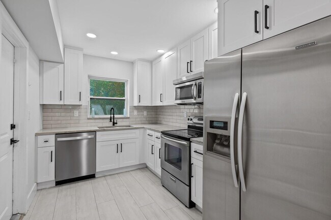 Photo - 1339 Ave Unit UPSTAIRS