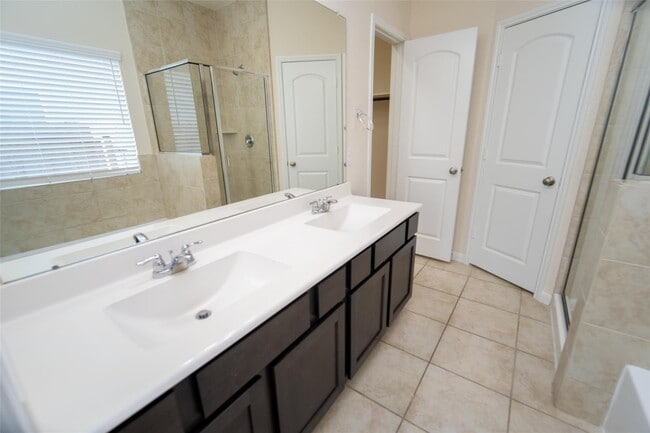 Building Photo - 14215 Campo Vista Dr