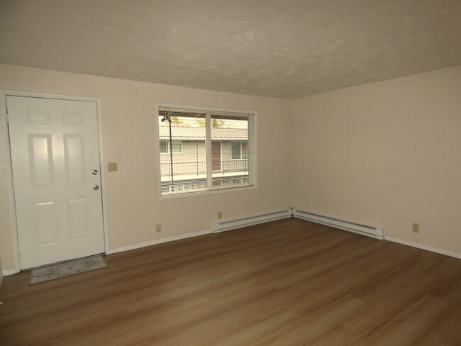 Photo - The Court at Hawthorne