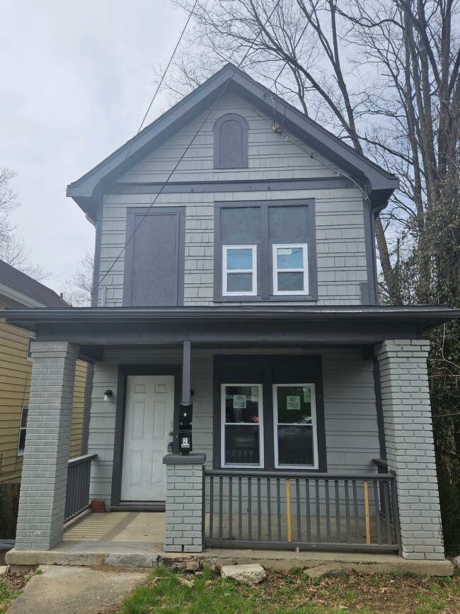 Building Photo - 597 Trenton Ave Unit 1