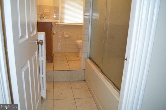 Photo - 738 Gresham Pl NW