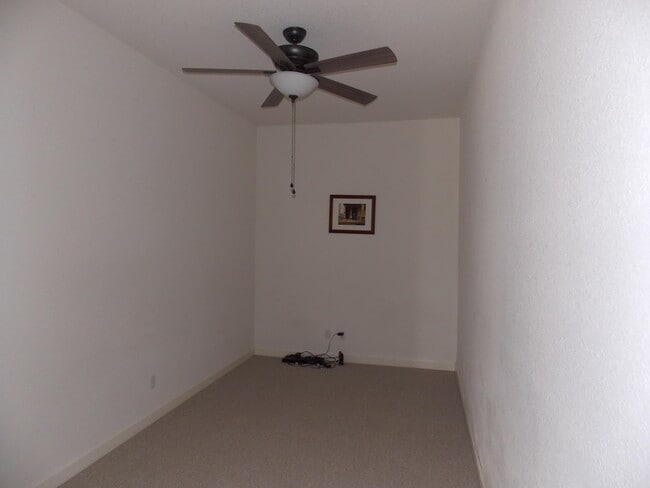 Photo - 323 NW Sheffield Cir