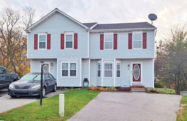 3 Bed - 2-1/2 Bath Single Family - 3 Bed - 2-1/2 Bath Single Family Townhome