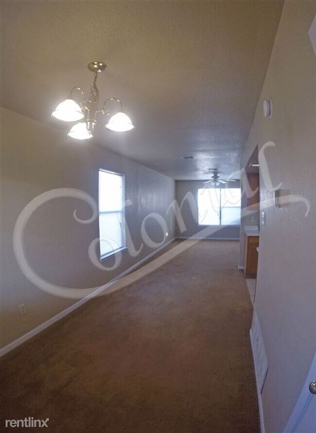 Photo - 1201 Monroe Loop Unit D