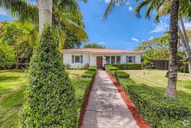 Building Photo - 6890 SW 51st St Rental
