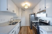 1BR, 1BA - 650SF - Kitchen