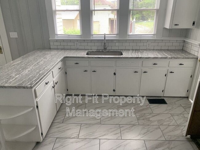 Photo - 2012 6th Ave