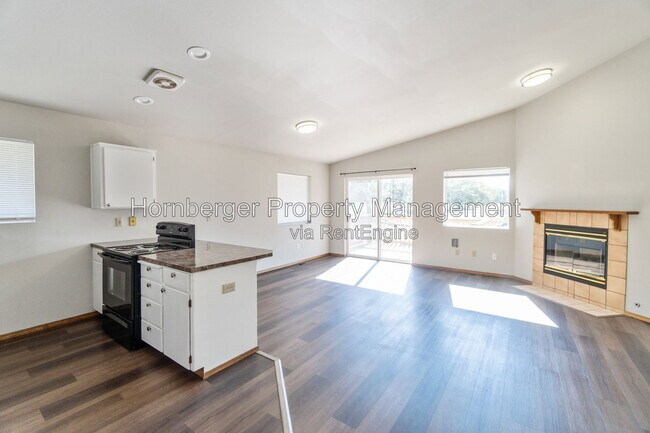 1501 N Regal St