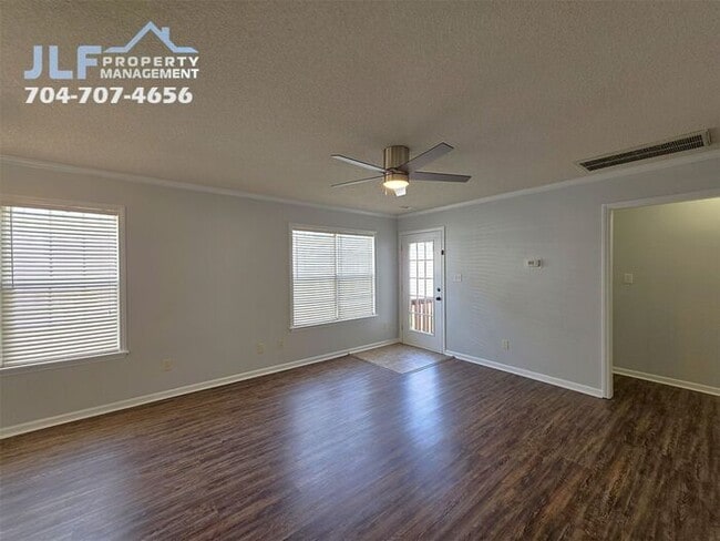 Photo - Charming 3 Bed/2.5 Bathroom Patio Home in Charlotte!