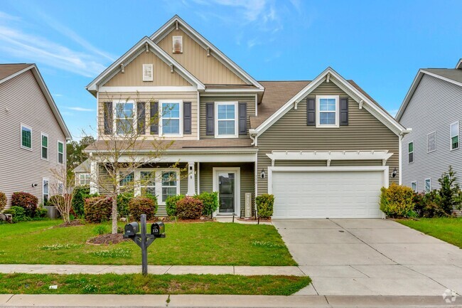 Building Photo - Charming & Spacious Home with Modern Comforts