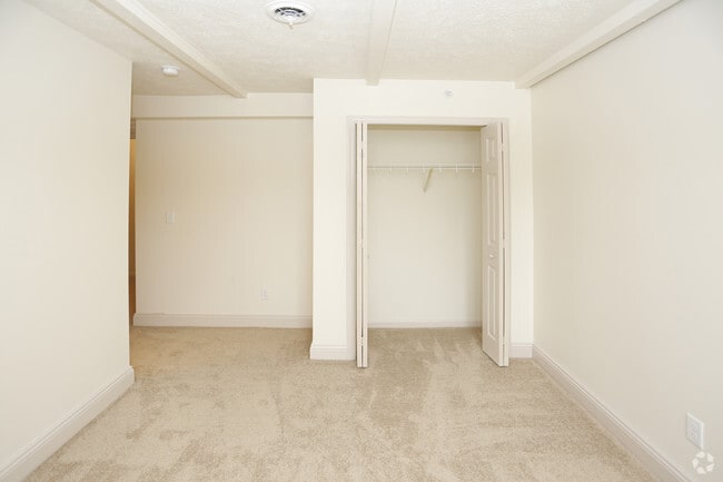 1BR, 1BA | 975 - 1,000 SF