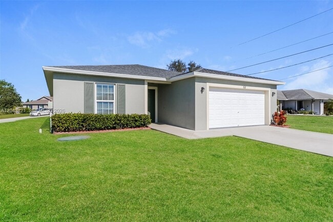 Building Photo - 511 SW Nadell Ave