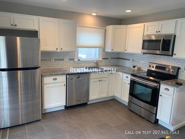 Photo - 173 Parkway N