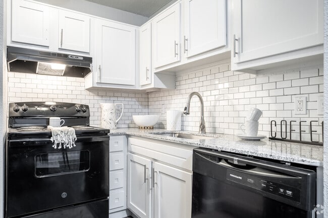 1BR, 1BA - 564SF