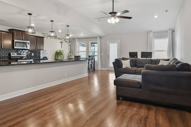 Photo - 2909 Darrow Rd