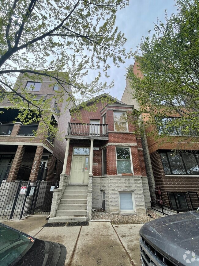 Building Photo - 604 N May St Unit 2R Rental