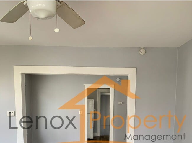 Photo - Updated 2 bedroom Home in Hazel Park