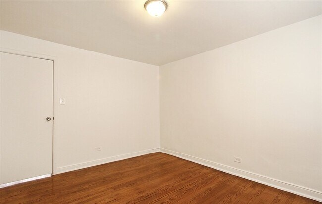11143-11145 S King Dr
