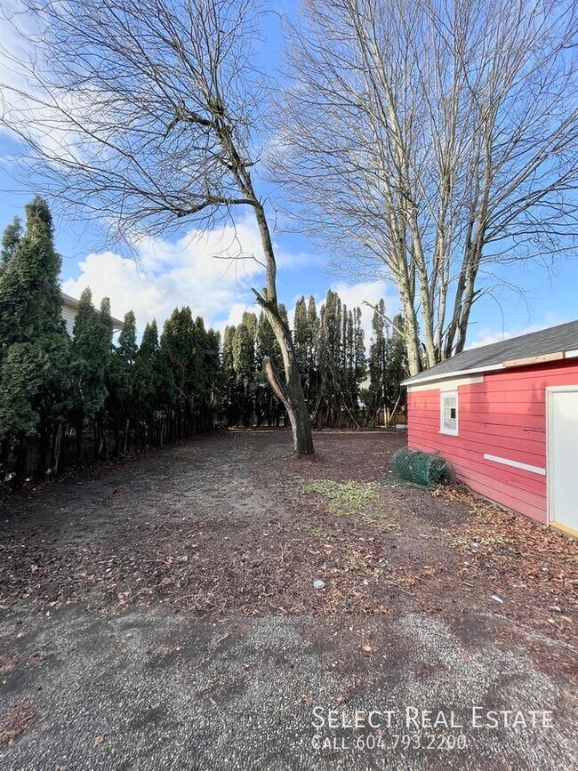 Photo - 9237 Woodbine St