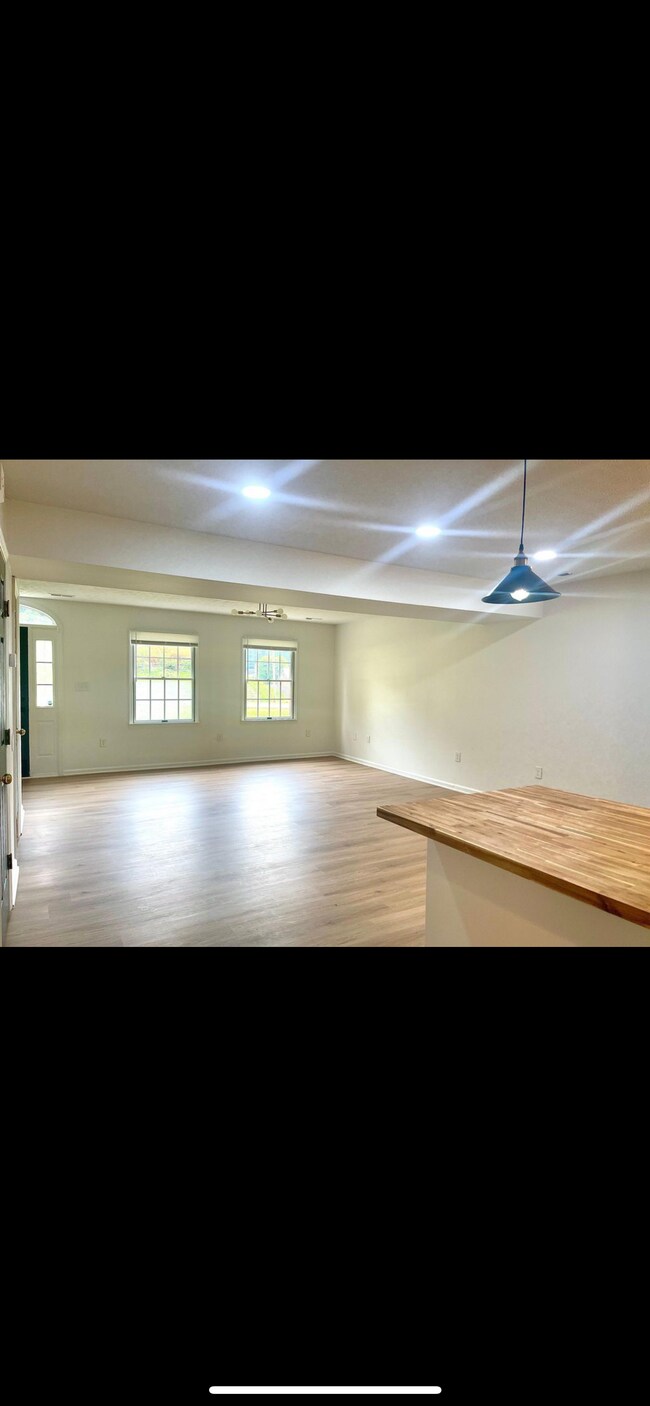 Photo - 531 Cedar Creek Rd