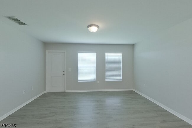 Photo - 3214 65th St W