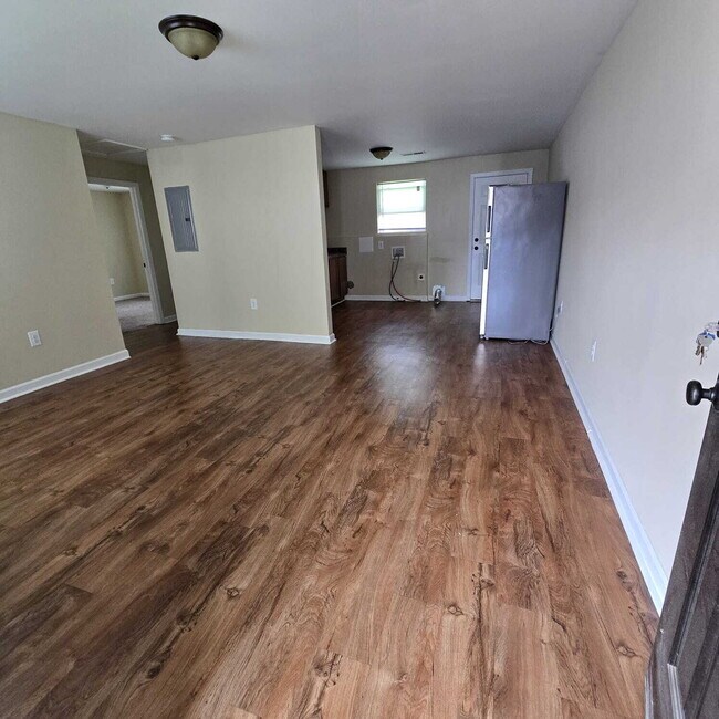 This 2 Bedroom 1 bath home has been recently updated.