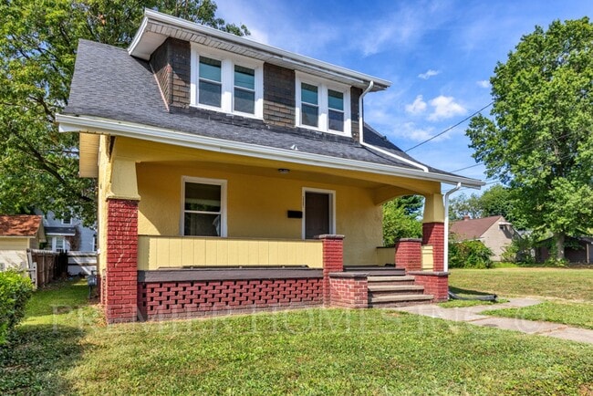 Photo - 3 Bed Home with Large Yard & Detached Garage – $1,495/mo
