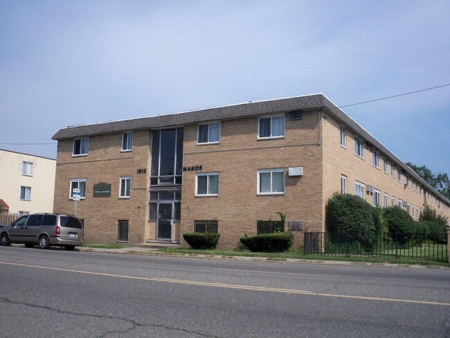 Iris Manor - Iris Manor