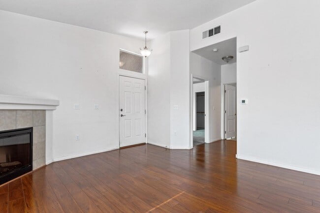 Photo - 8805 Jeffreys St