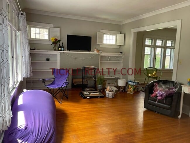 Building Photo - 142-144-144 Milburn St Unit 144 Milburn Street