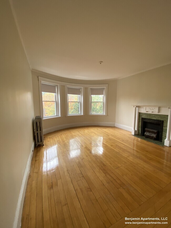 Photo - 1822 Beacon St Unit 7