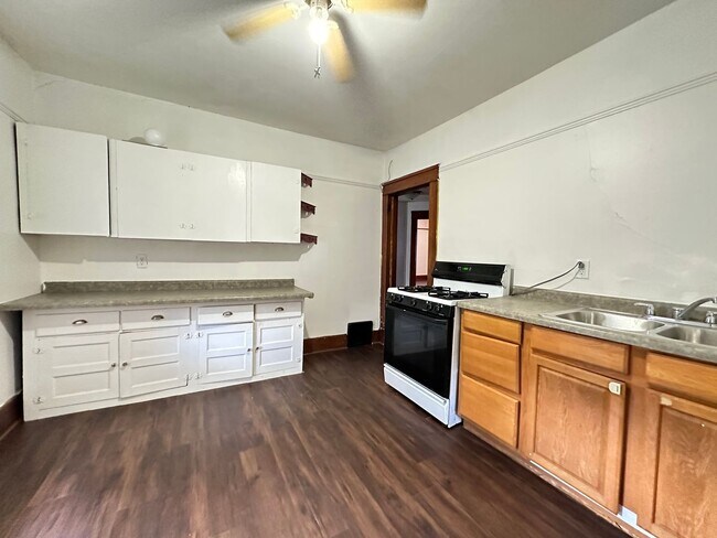 Photo - 841 S 18th St Unidad = 841 S 18th Street #2