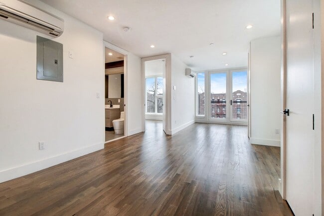 Photo - 171 Linden Blvd