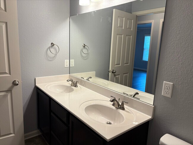 Photo - 511 Sweet Gum Ct Casa