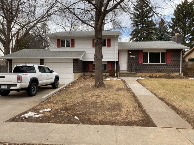 Building Photo - STUDENTS WELCOME! Spacious single-family home in the heart of Ft. Collins!
