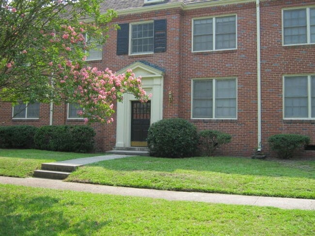 Heathwood Court Apartments! - Heathwood Court Apartments!