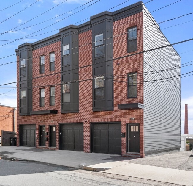 Building Photo - 174 Fisher Ave Unit C