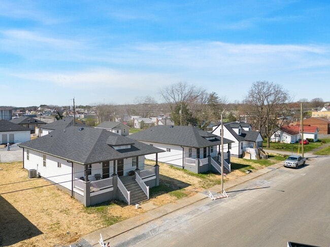 Building Photo - 409-411 Novelty St