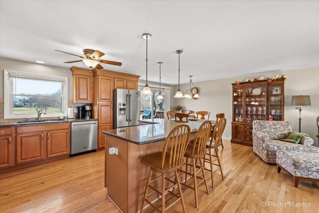 Photo - 930 Cornell Ln
