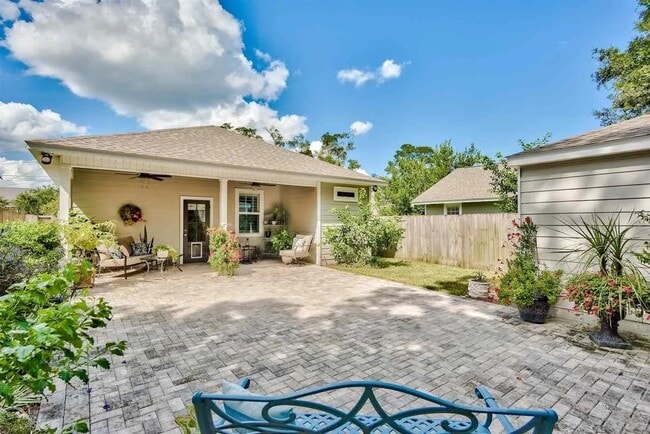 Photo - 1121 E Maxwell St Casa