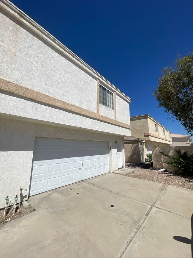 Photo - Charming 1 bedroom 1 bath - Apartment Near Casinos with Attached Garage