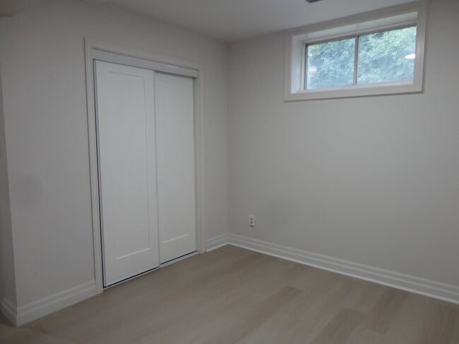 Photo - One bedroom basement apartment Unité 1