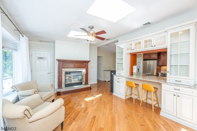 Photo - 38 Oneida Ave