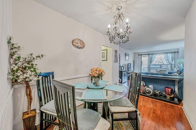 Building Photo - 6125 97th St Unit 2B