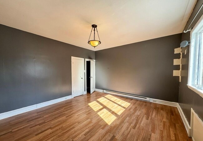 Photo - 232 W Oak St