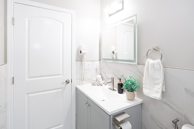 Photo - 2719 Mar Les Ln