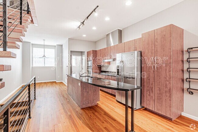 Building Photo - 1473 27th St Rental